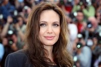 Angelina Jolie nesmí otěhotnět! Hrozí ji mrtvice!