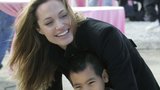 Angelina Jolie koupila dceři mrtvého, vycpaného ptáčka!