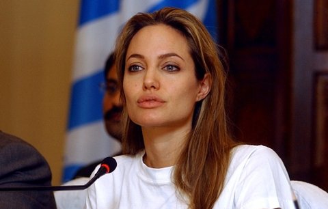 Angelina Jolie: Bojuje proti záplavám