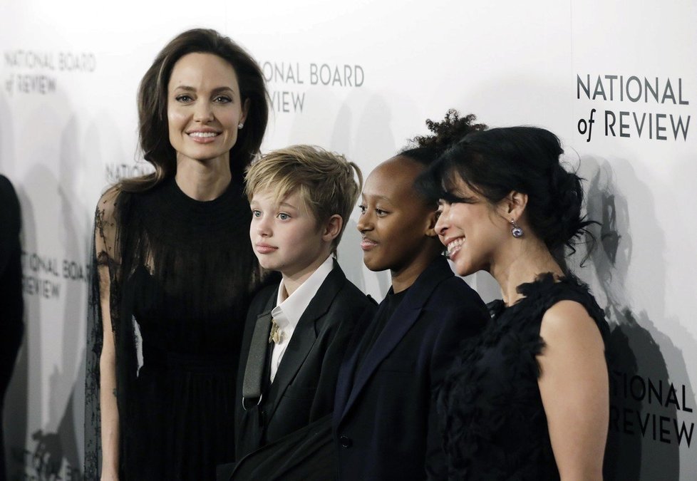 Angelina Jolie s dcerami Siloah a Zaharou