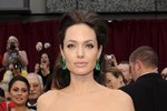 Angelina Jolie (33)