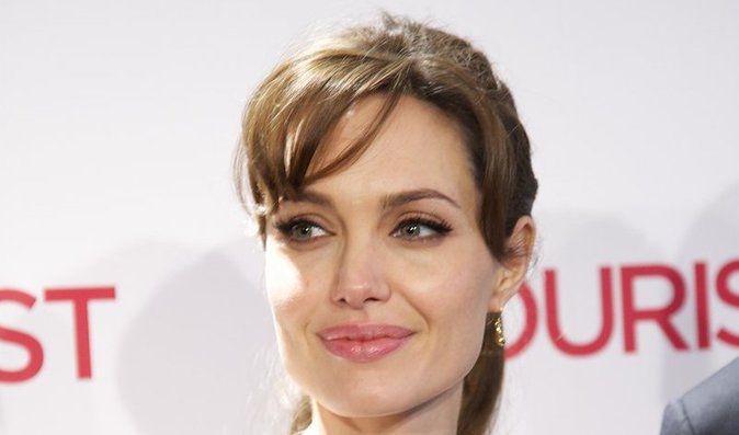 Angelina Jolie má dvojnici! Poznáte, která je která? 