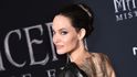 Herečka Angelina Jolie slaví 46. narozeniny.