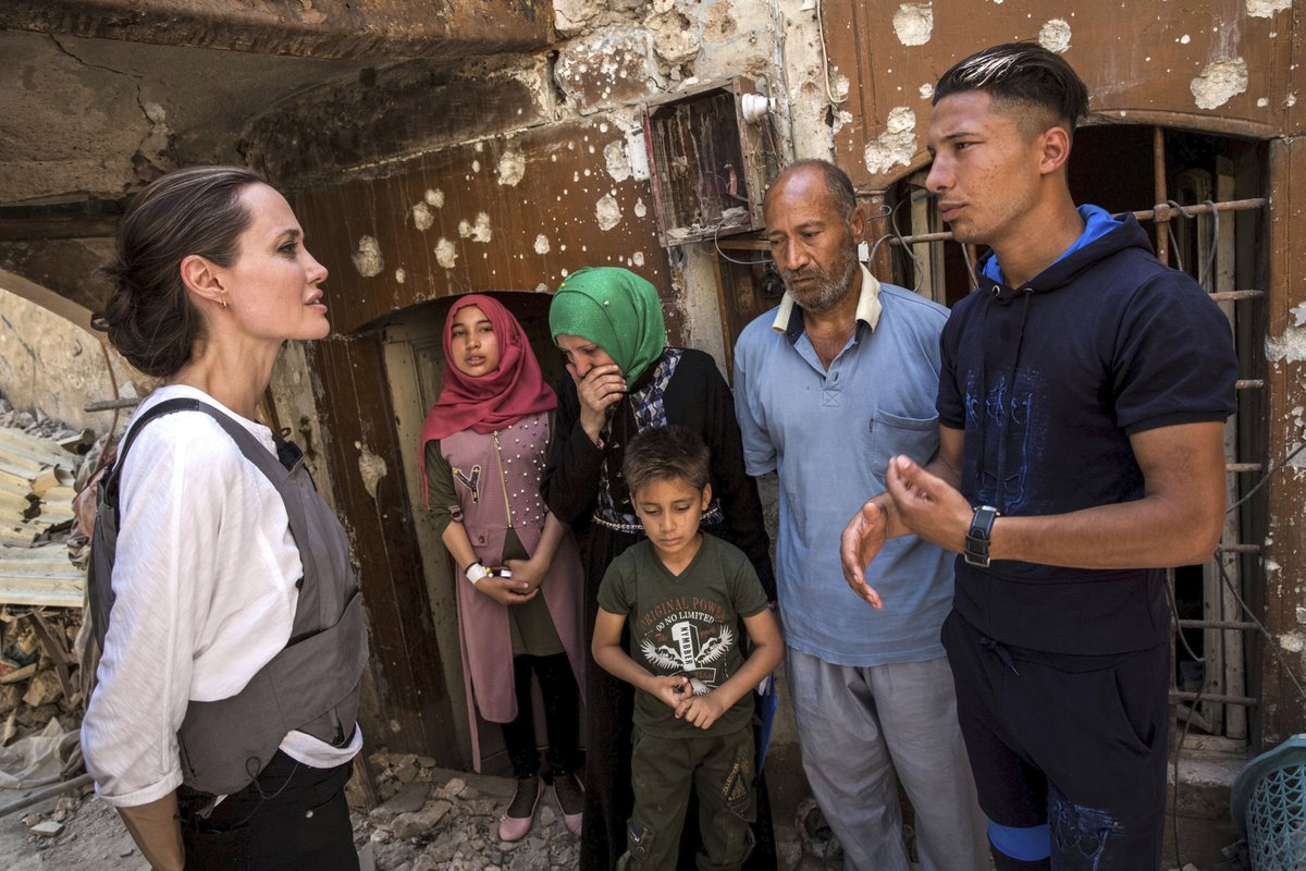 Angelina,  vyslankyně Vysokého komisaře OSN pro uprchlíky, navštívila severoirský Mosul.