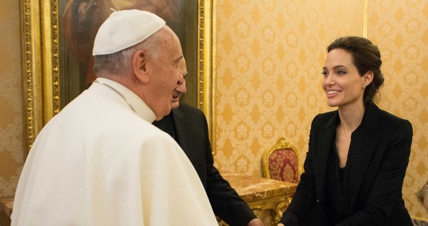 Angelina Jolie se potkala s papežem