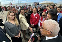 Angelina Jolie navštívila okraj Pásma Gazy: Setkání se záchranáři i řidiči kamionů