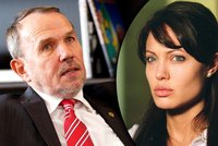 Klausův kancléř odsoudil Angelinu Jolie: Je to jednoduchá osoba! Slouží průmyslu smrti