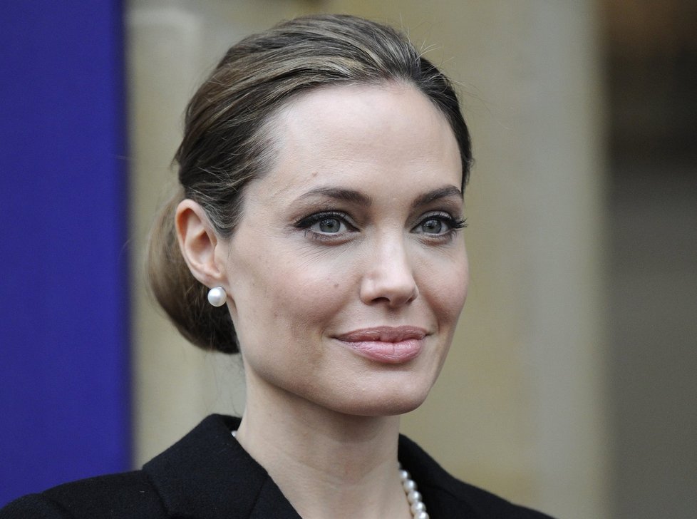 Skutečná Angelina Jolie