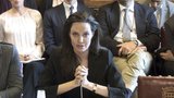 Angelina Jolie vyhlásila válku ISIS: Jejich nejsilnější zbraní je prý sexuální násilí