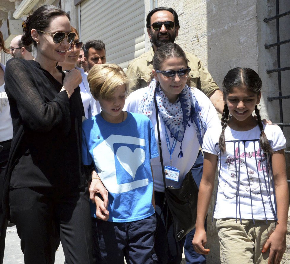 Jolie je od roku 2012 zvláštní vyslankyní Vysokého komisariátu OSN pro uprchlíky.