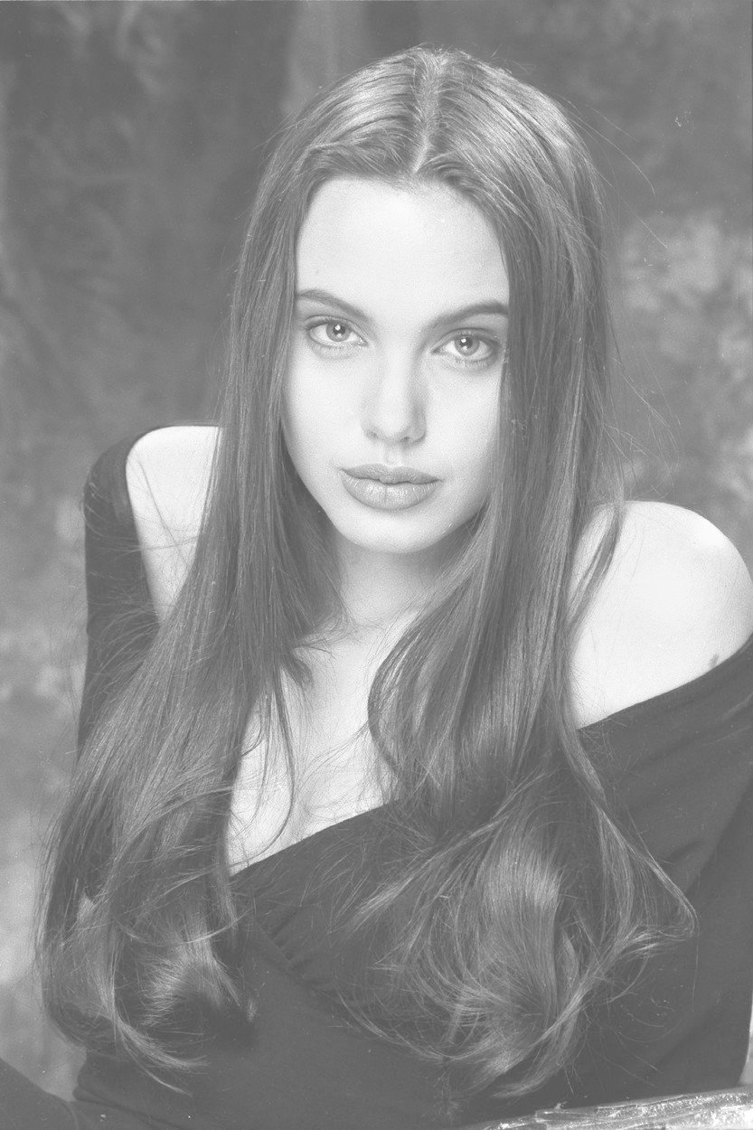 1990 - Mladičká Angelina