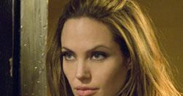 Angelina si zahrála roli Fox v prvním dílu filmu Wanted.