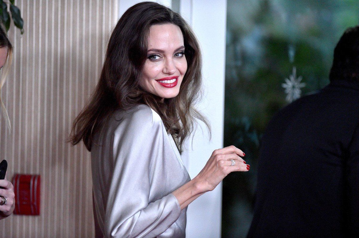 Angelina Jolie na 21. ročníku Hollywood Film Awards