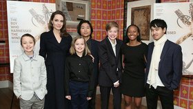 Angelina Jolie se svými dětmi