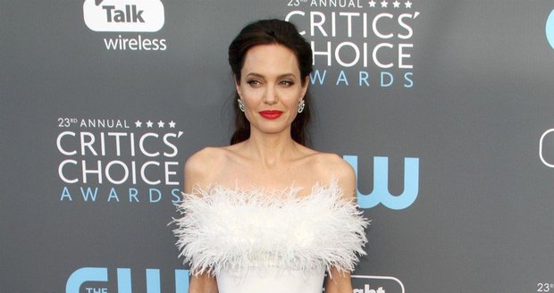 Angelina Jolie v lednu 2018 na Critic´s Choice Awards