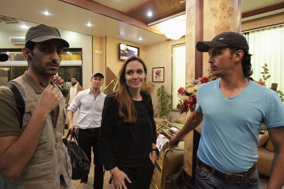 Angelina strávila v Libyi dva dny