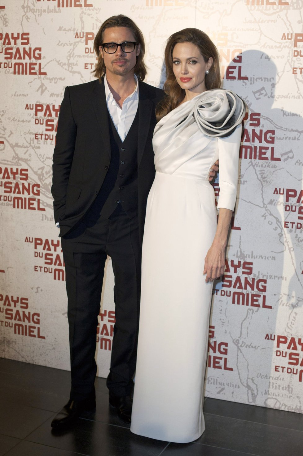 Angelina Jolie a Brad Pitt tvořili na francouzské premiéře snímku Land of Blood and Honey dokonalý pár