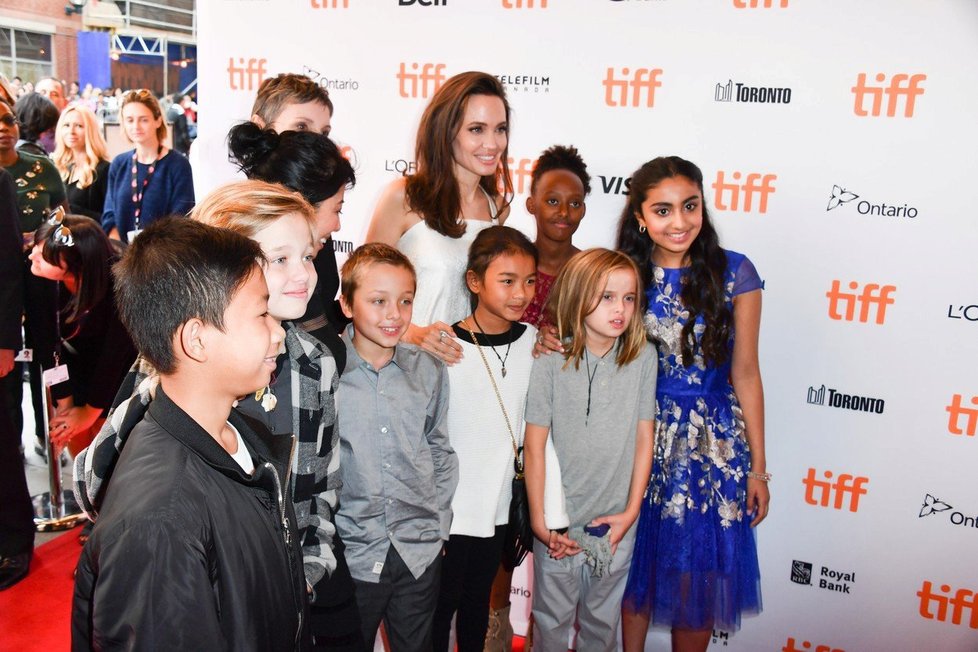 Angelina Jolie dorazila na premiéru filmu The Breadwinner v Torontu se svými dětmi.