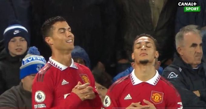 Ronaldova jiná gólová oslava. Je důkazem, že si ze sebe umí vystřelit Ronaldova jiná gólová oslava. Je důkazem, že si ze sebe umí vystřelit