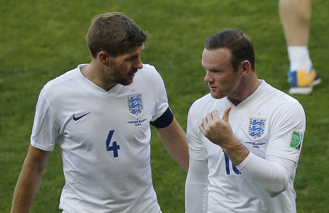 Steven Gerrard a Wayne Rooney