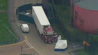 Policie našla na jihovýchodě Anglie v kamionu 39 mrtvých lidí