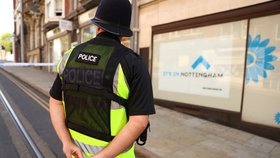 Policie v Nottinghamu zadržela muže poté, co byla v ulicích nalezena tři těla (13.6.2023)