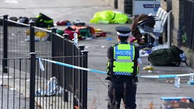 Dva muži zaútočili na cestující ve vlaku na východě Anglie. Případ vyšetřuje policie