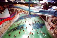 Smutek v obřím krytém aquaparku: U bazénu našli bezvládné tělo holčičky (†4)