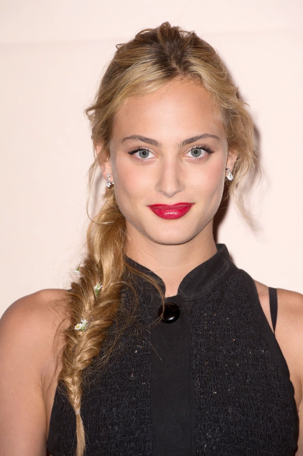 Nová Angelika - Nora Arnezederová