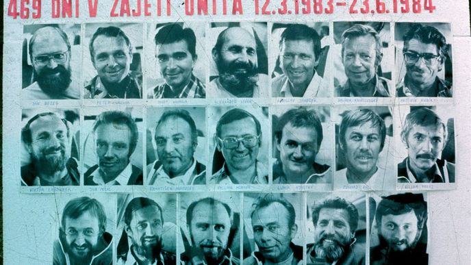 Vojáci povstaleckého hnutí Národní svaz pro úplnou nezávislost Angoly (UNITA) zadrželi skupinu Čechoslováků 12. března 1983 v angolské obci Alto Catumbela a s unesenými pak 85 dní pochodovali krajinou, celkem ušli přes 1300 kilometrů.
