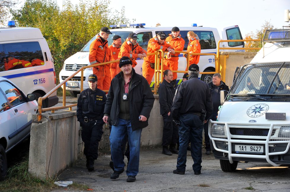 Po Aničce denně pátrají stovky policistů