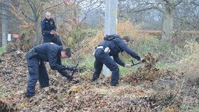 Policisté do dnešního dne už prohledali, co se dalo.