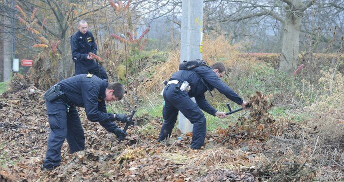 Policisté do dnešního dne už prohledali, co se dalo.