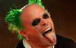 Keith Flint v klipu k písni Breathe (Dýchej).