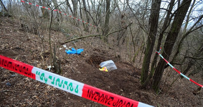 Tady leželo tělo, které podle policie patří dítěti