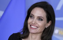 Angelina Jolieová: Udobřila se s kmotrou?