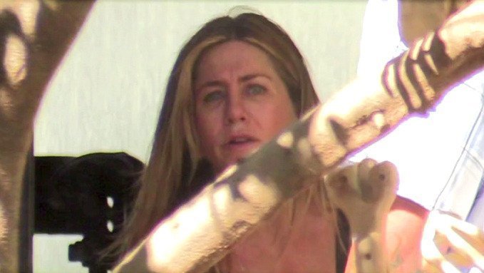 Jennifer Aniston s oteklýma očima