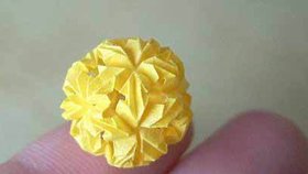 Co je malé, to je hezké: Umělkyně vytváří mikroorigami!