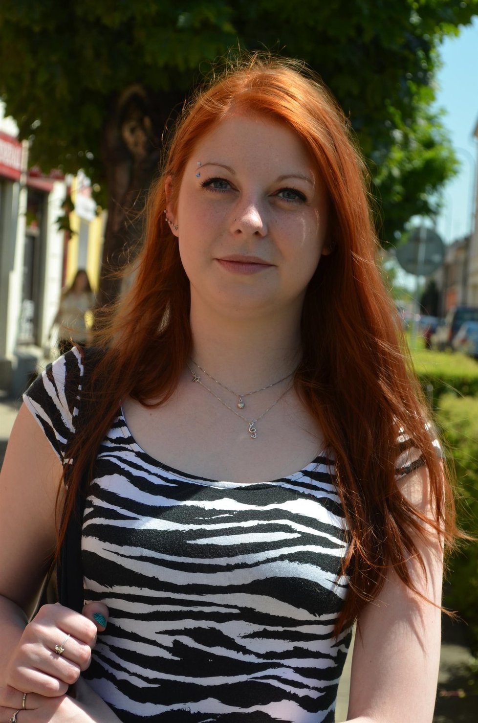 Martina Šourová (19), studentka, Libochovice:  „Souhlasím s tím. Myslím si, že by bylo fajn, kdyby mohly jít i ženy.“