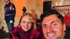 Anna Geislerová s kanoistou Martinem Fuksou na Pražském hradě (28.10.2025)