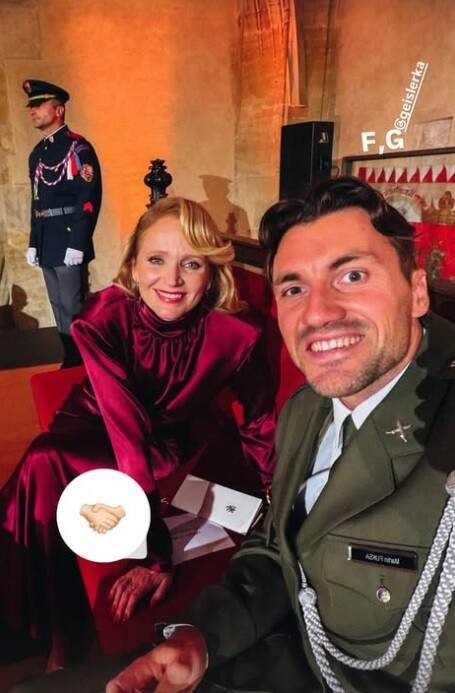 Anna Geislerová s kanoistou Martinem Fuksou na Pražském hradě (28.10.2025) Anna Geislerová s kanoistou Martinem Fuksou na Pražském hradě (28.10.2025)