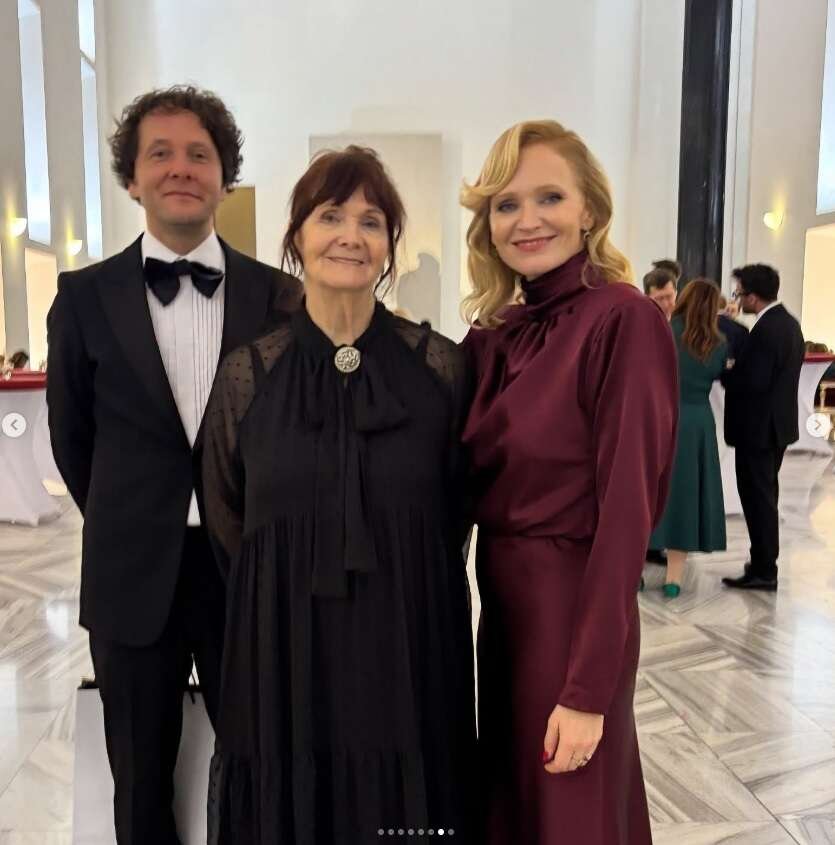 Anna Geislerová na Hradě s maminkou a manželem Zdeňkem Janáčkem, který je filmovým režisérem (28.10.2025) Anna Geislerová na Hradě s maminkou a manželem Zdeňkem Janáčkem, který je filmovým režisérem (28.10.2025)