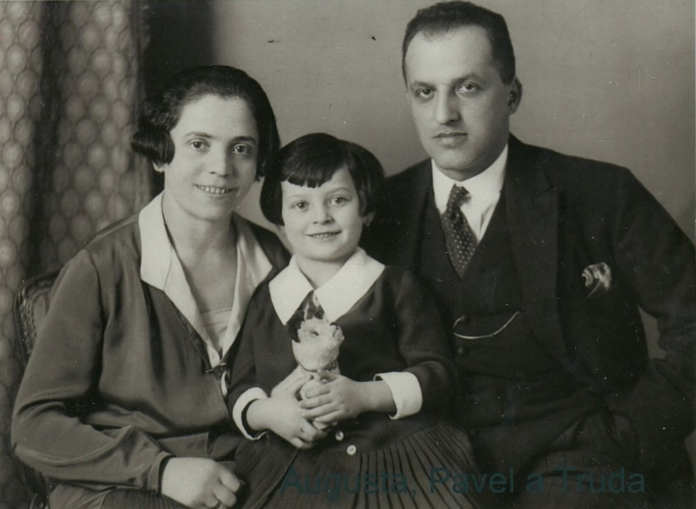 Rodinné foto ze 30. let.