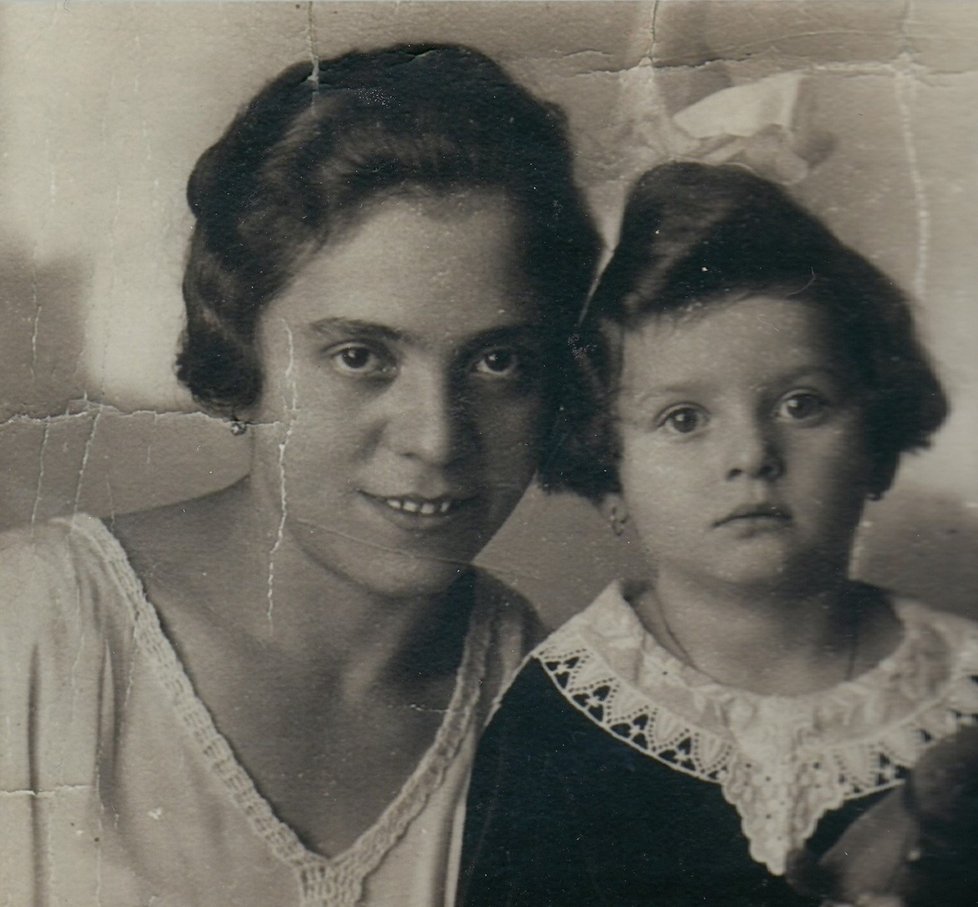 Anna Hyndráková s maminkou.