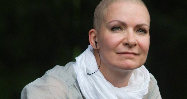 Anna K. má v prsu nový nádor! Jak poznáte příznaky rakoviny prsu?