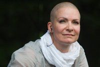 Anna K. má v prsu nový nádor! Jak poznáte příznaky rakoviny prsu?