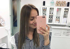 Anna Kadeřávková (20)  se po letech vrátila ke své původní barvě vlasů.