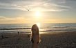 Kadeřávková si v Los Angeles užívá na písčitých plážích.