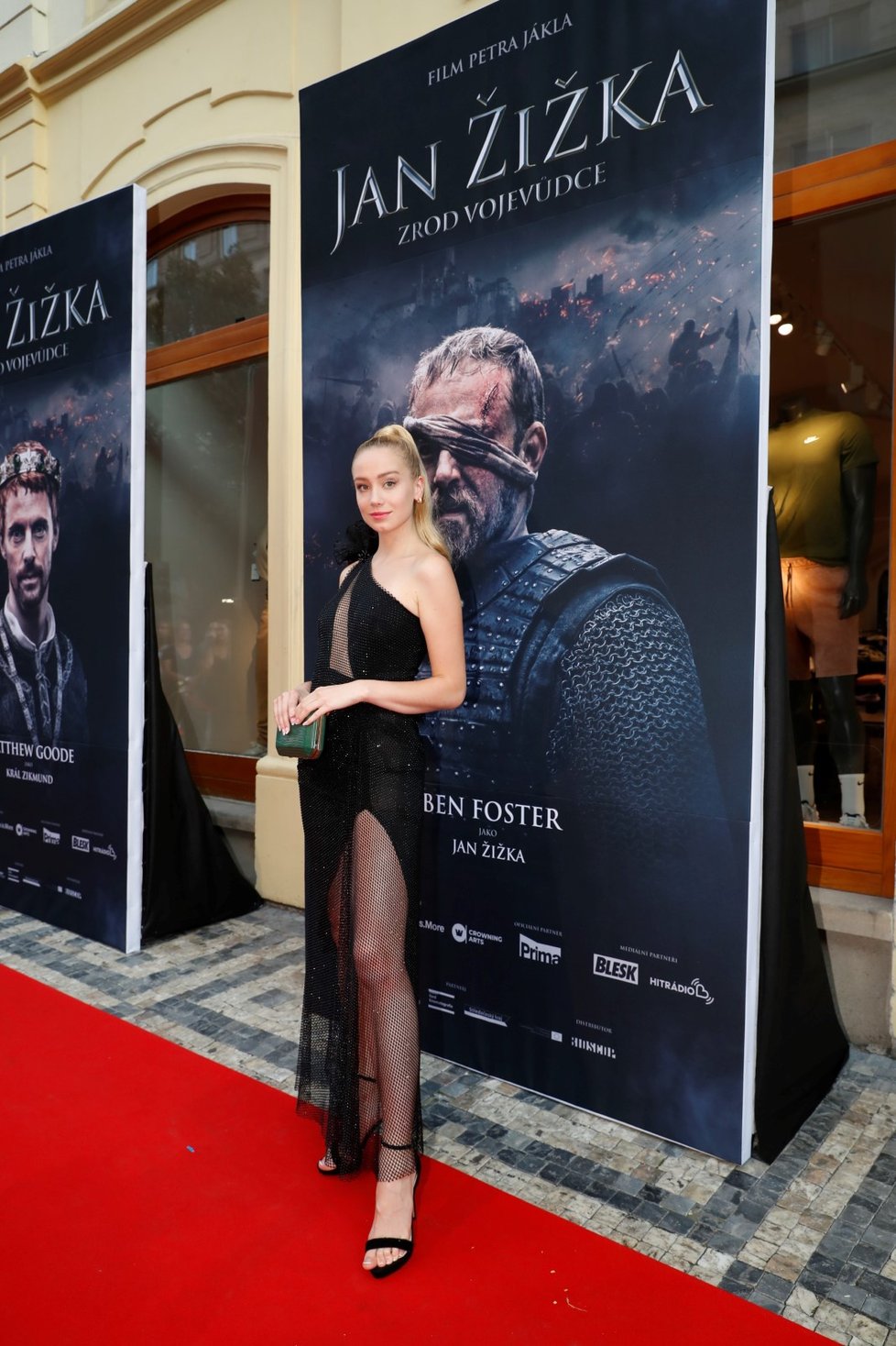 Anna Kadeřávková na premiéře filmu Jan Žižka