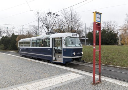 Anna Marešová, která se proslavila designem vibrátorů, navrhla i novou vyhlídkovou tramvaj.